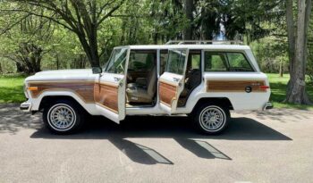 1987 Jeep Grand Wagoneer full