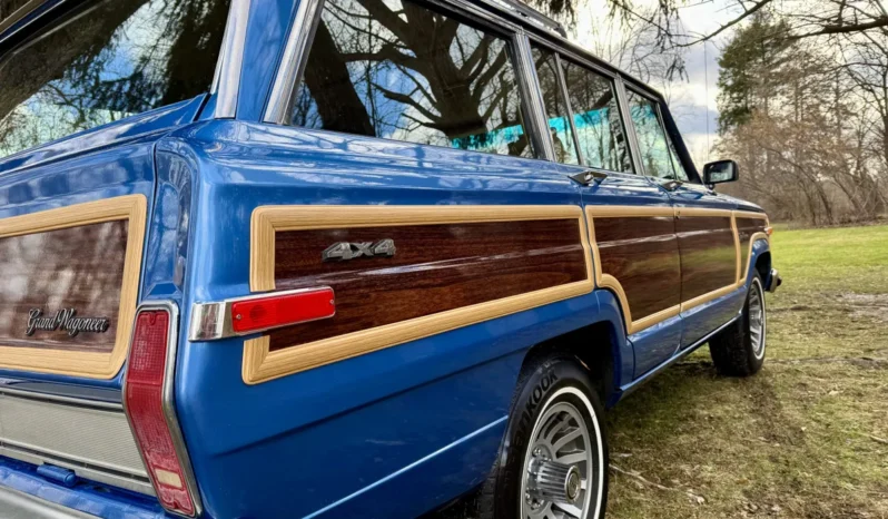 1988 Jeep Grand Wagoneer full