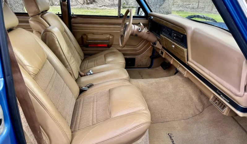 1988 Jeep Grand Wagoneer full