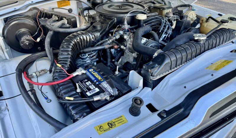 1991 Jeep Grand Wagoneer full